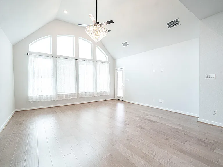 24819 Yellow Spruce Cir — Photo 11