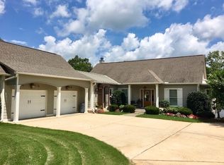 223 Persimmon Cir, Lexington, TN 38351