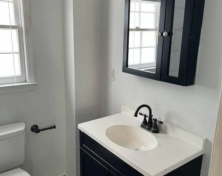 119 Drake St #A — Photo 8