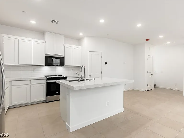 200 Wewatta Ave — Photo 8