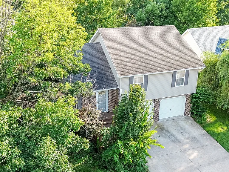 2112 Saratoga Dr — Photo 16