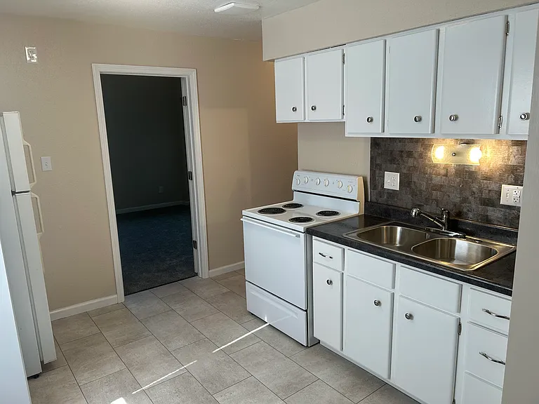 6472 Tyrer Ln — Photo 2