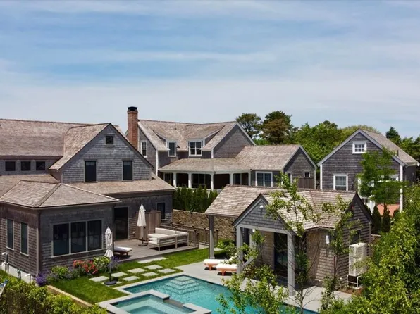 4 Red Mill Ln, Nantucket, MA 02554