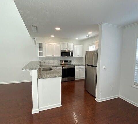 5th image of 745 Sunseeker Dr
