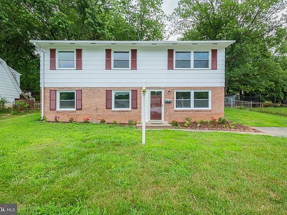 3rd image of 4523 Kenwood Dr