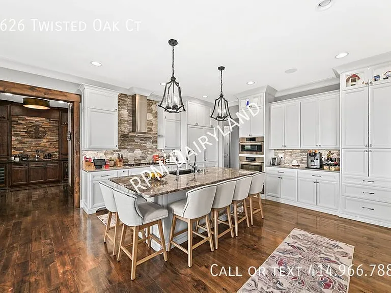 1626 Twisted Oak Ct — Photo 13