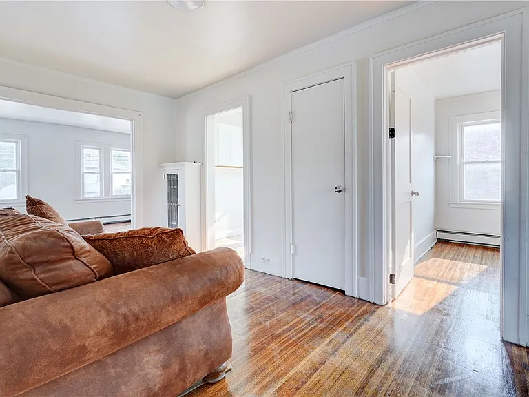 2247 Clifford Ave #UP — Photo 13