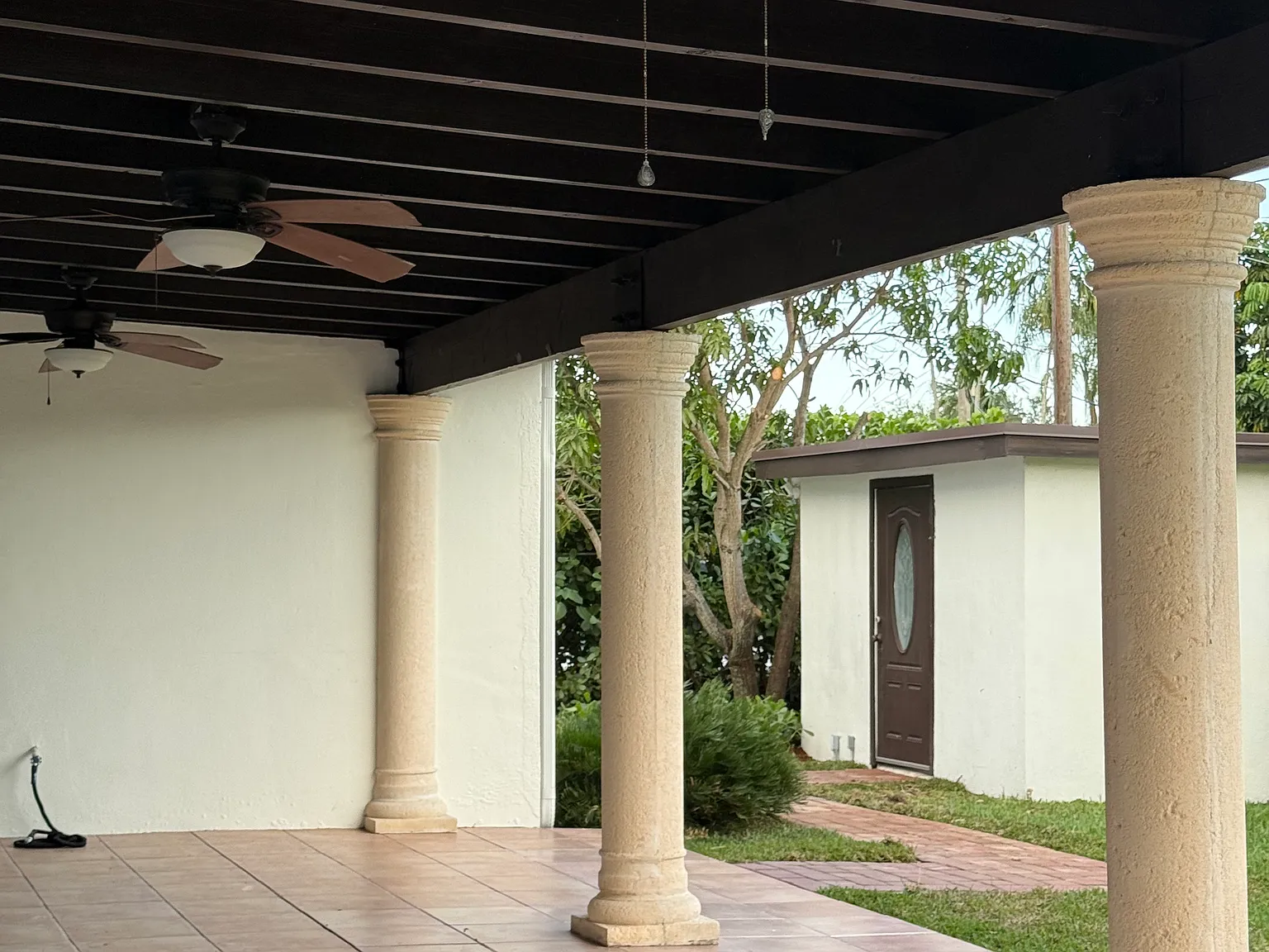 4 bed, 2377 sqft, $6,000 — Photo 2
