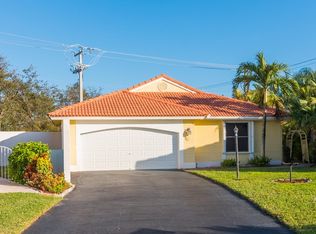 14820 Newcastle Ln, Davie, FL 33331