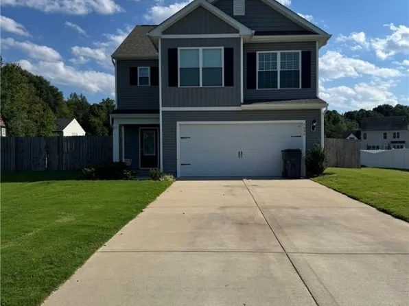7895 Honeybee Ct, North Prince George, VA 23860