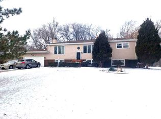 23W464 Olive Ct, Carol Stream, IL 60188