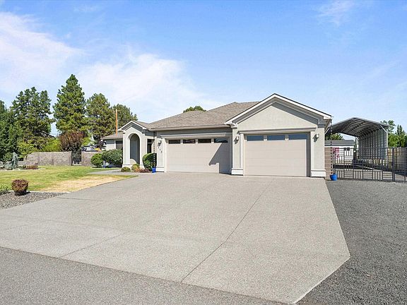 3rd image of 7115 Maxim Ct