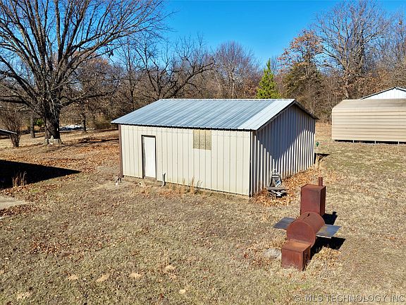 4th image of 417188 E 1135th Rd