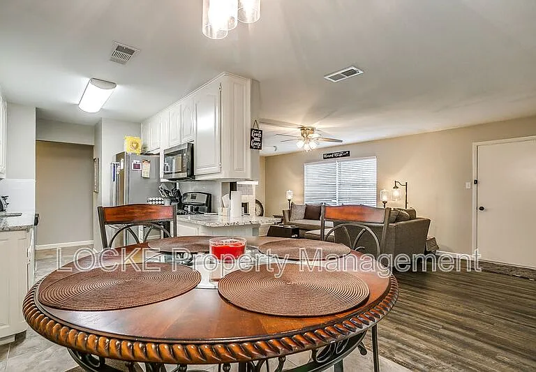 512 Stallion Ln — Photo 7
