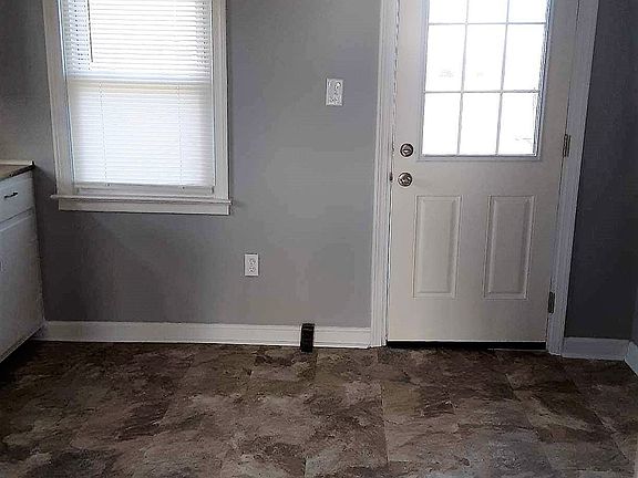 3rd image of 3480 Bradford Rd NE