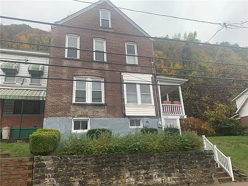 266 Beaver St Photo 1