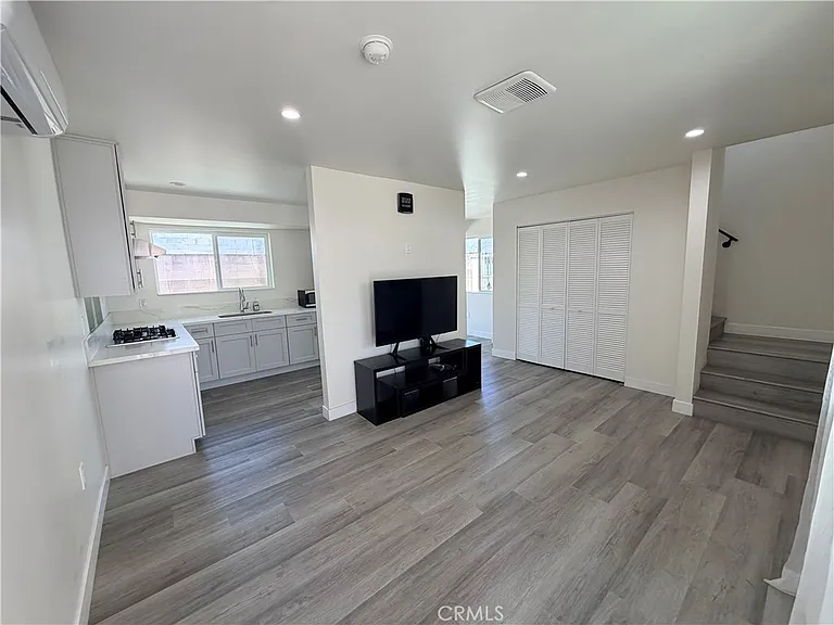 2139 W 160th St — Photo 26