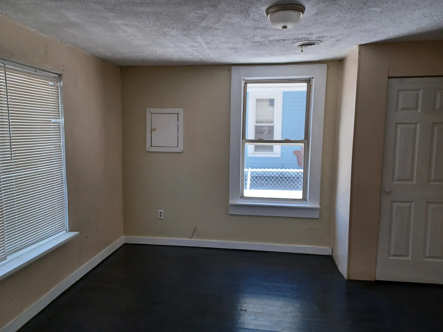 2 bed, 734 sqft, $1,000 — Photo 3