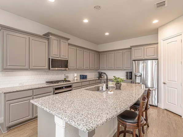 2368 Llano Dr, Royse City, TX 75189