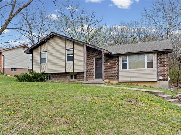 4819 N Revere Dr, Kansas City, MO 64151