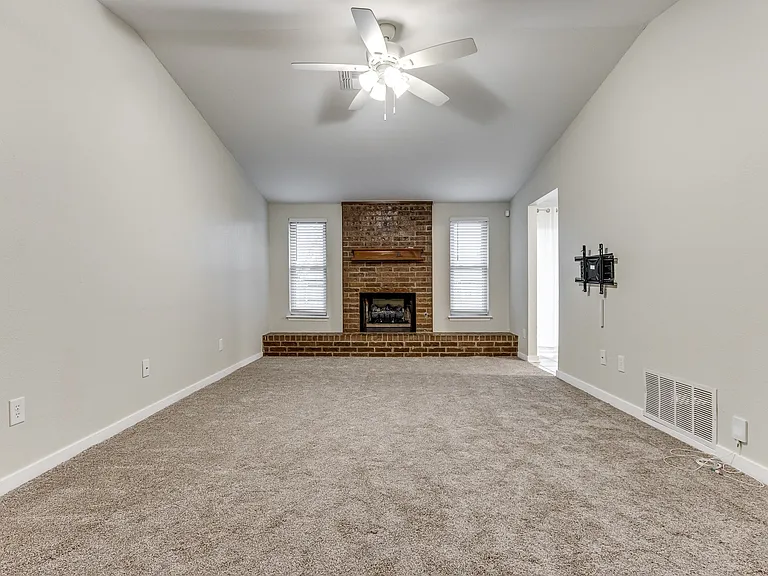 8413 Bigwood Dr — Photo 7