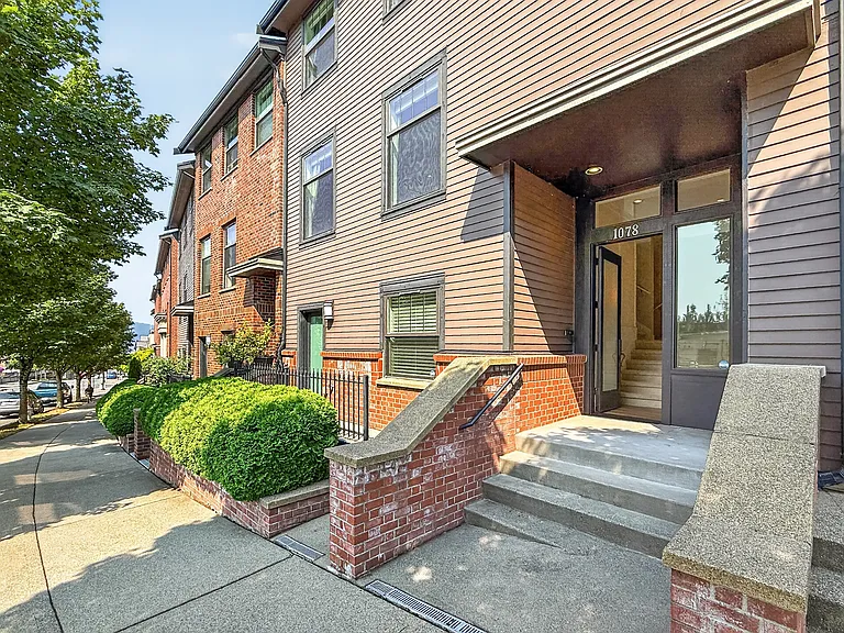 1078 NE High St — Photo 31