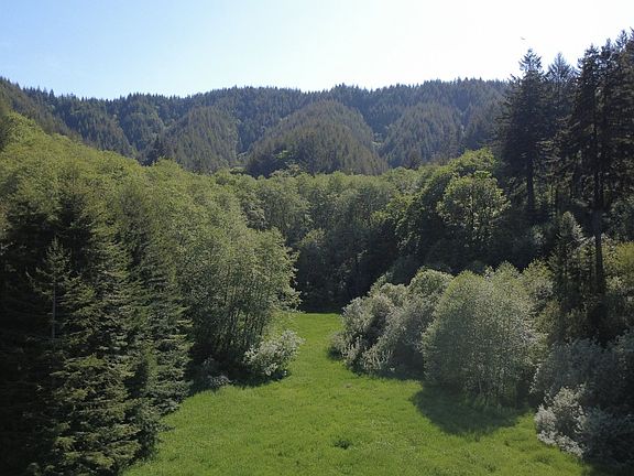 3rd image of Sun Lake Ln