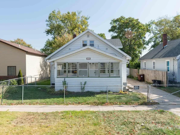 123 N Henrietta Ave, Rockford, IL 61101