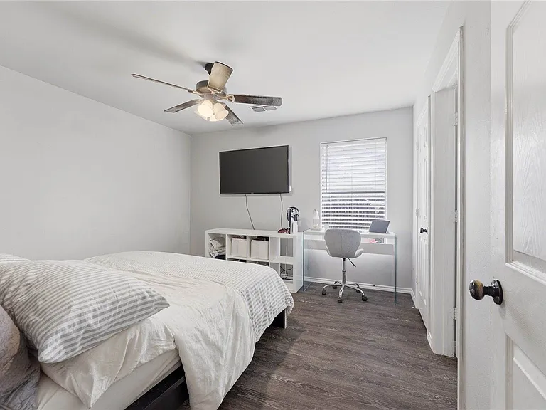 904 Overlook Dr — Photo 8