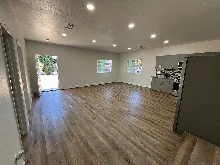 4625 Quashnick Rd — Photo 3