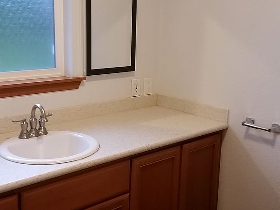 5th image of 371 Lake Louise Dr SW #373