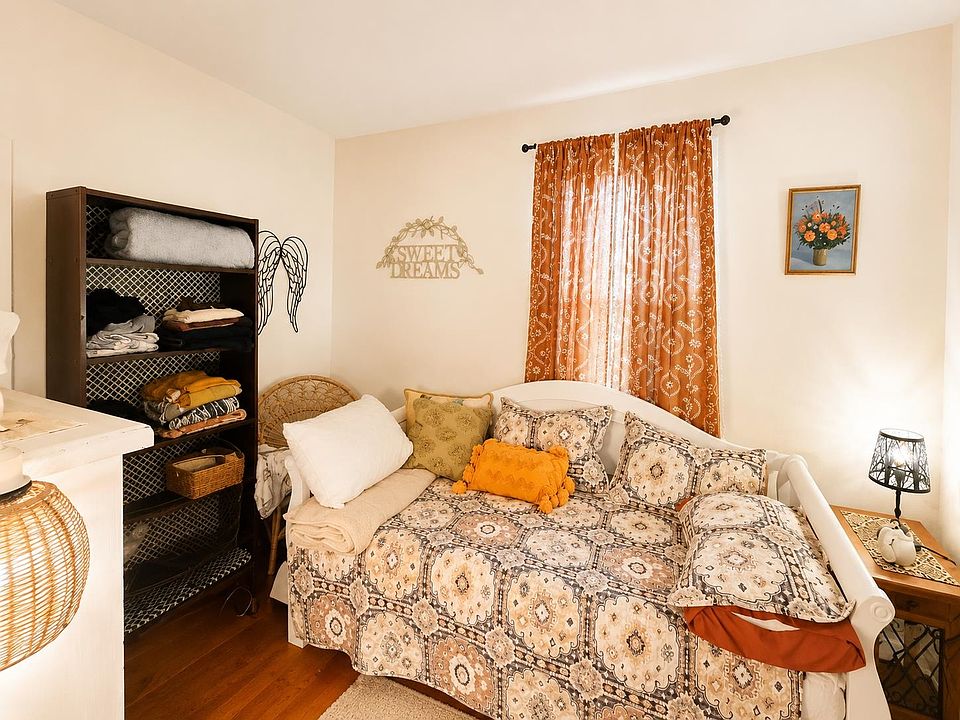 16th image of 311 Dover Road