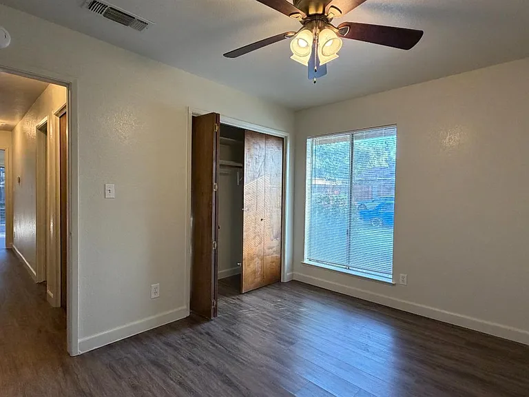 5771 N Valentine Ave #101 — Photo 21