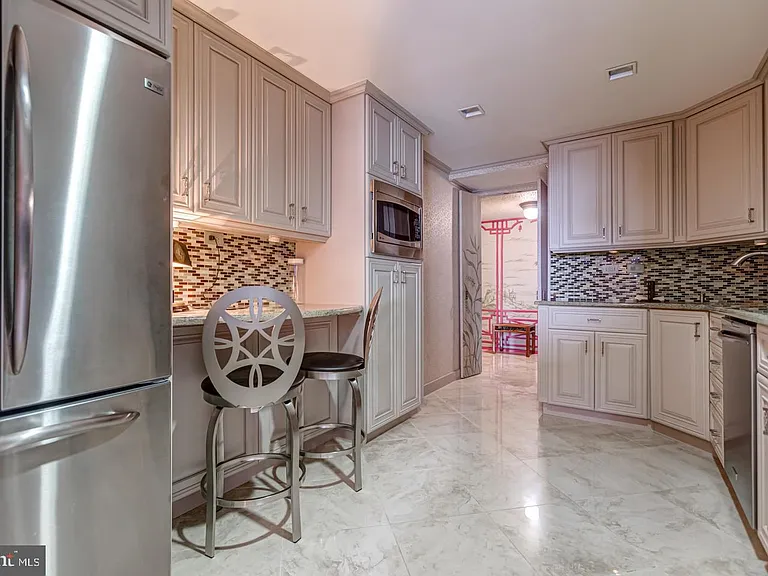 233 S 6th St #1602L — Photo 3