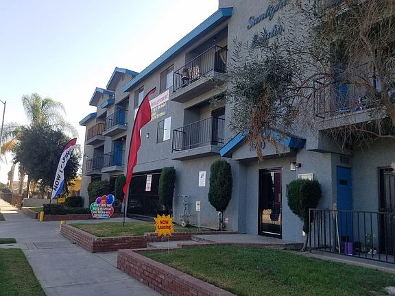 3rd image of 760 W Redondo Beach Blvd APT 306