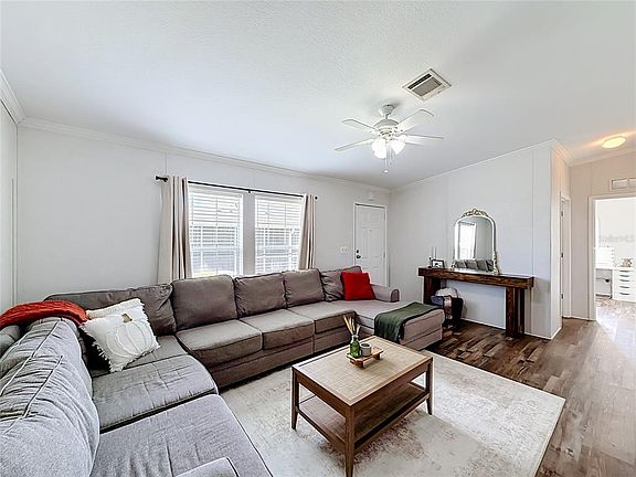 4th image of 25110 ALAMANDA DR