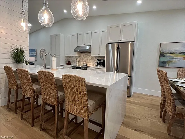 7087 Barrington Cir #201 — Photo 38