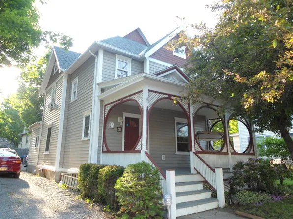 17 Geneva St, Bath, NY 14810