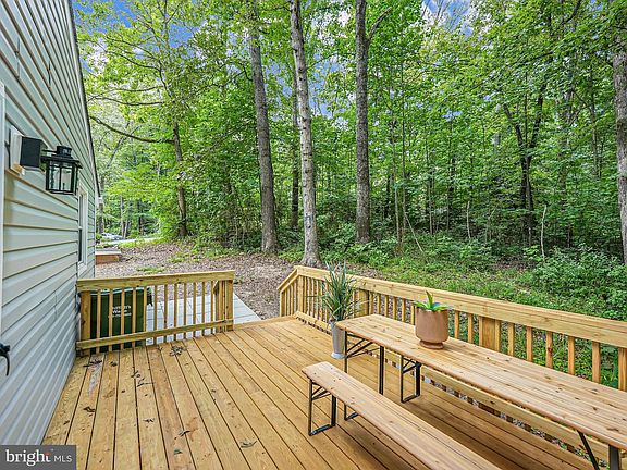 5th image of 15 Glade Dr
