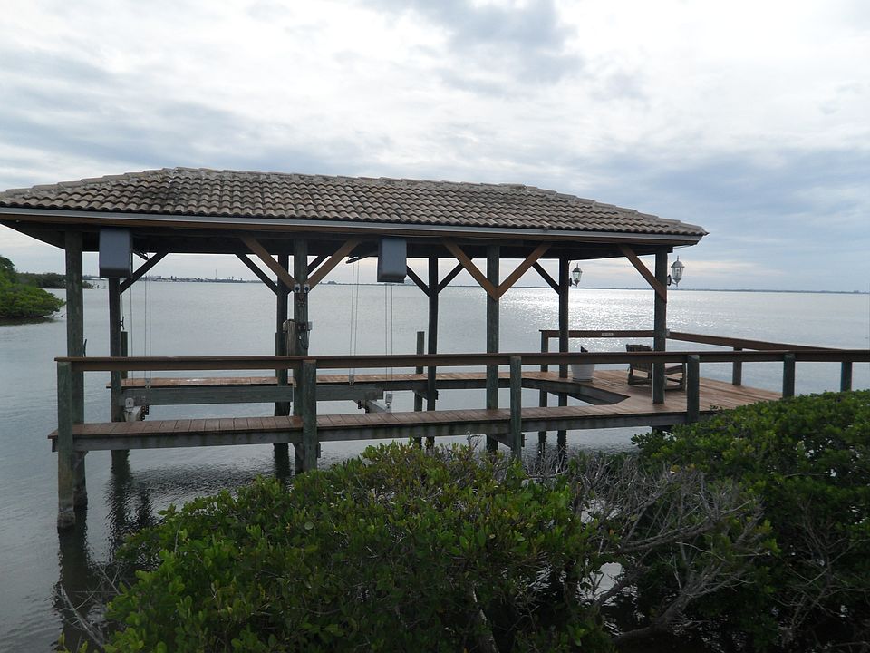 1st image of 613 Manatee Bay Dr