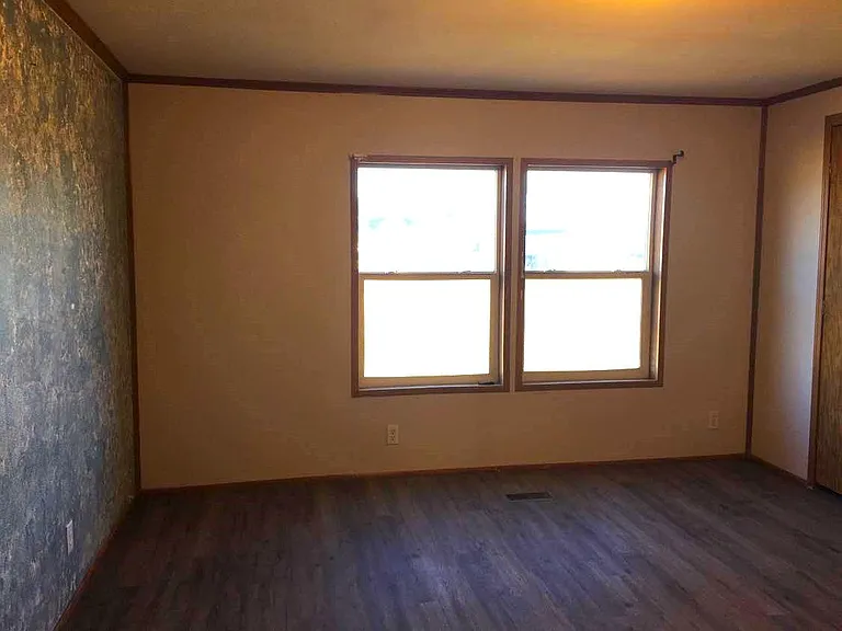 22445 Frontage Rd — Photo 3