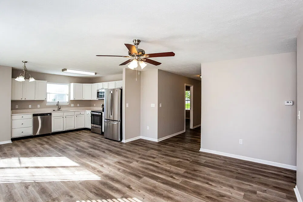3 bed, 2.0 bath, 1316 sqft, $2,520 — Photo 4