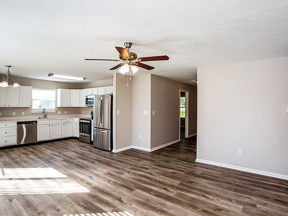 4th image of 9 S Morris Blvd
