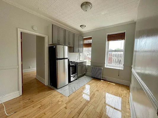 Rented by J PRESTON AND ASSOCIATES INC | media 6