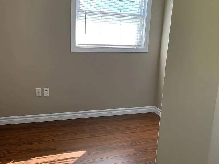 1 Waverley Pl — Photo 9