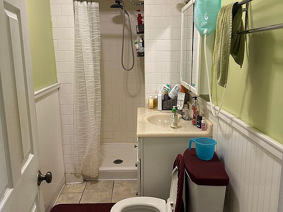 5th image of 16 Royce Rd APT 9