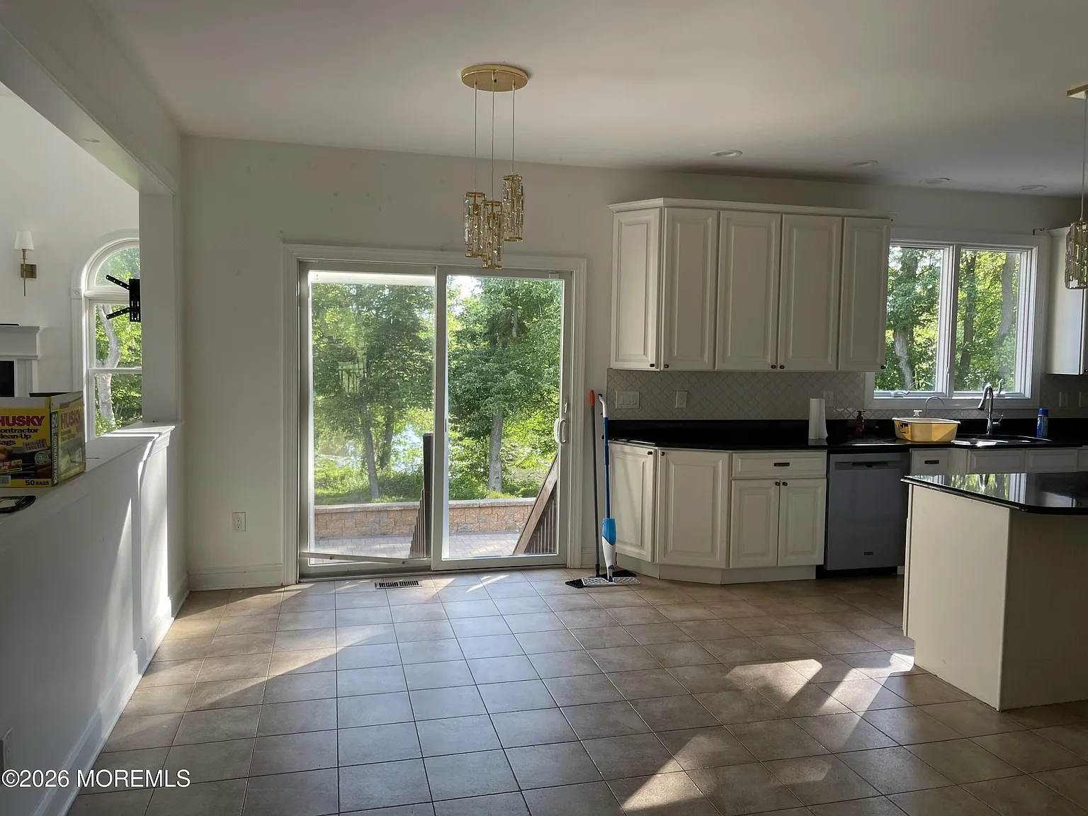 4 bed, 5.0 bath, 3443 sqft, $8,500 — Photo 3