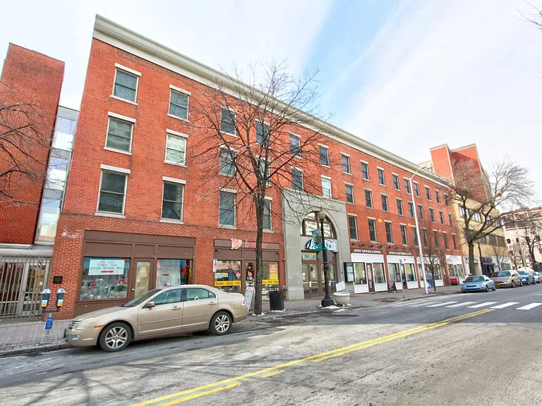 Arcade Apartments — Photo 1