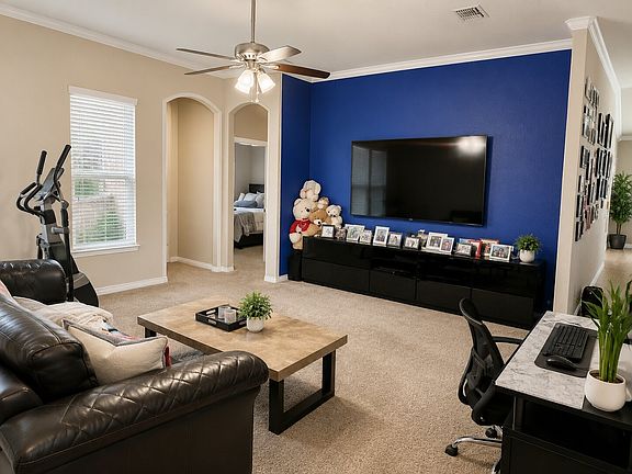5th image of 900 Park Meadow Ln