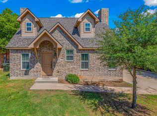 106 Lynn Dr, Bryan, TX 77801
